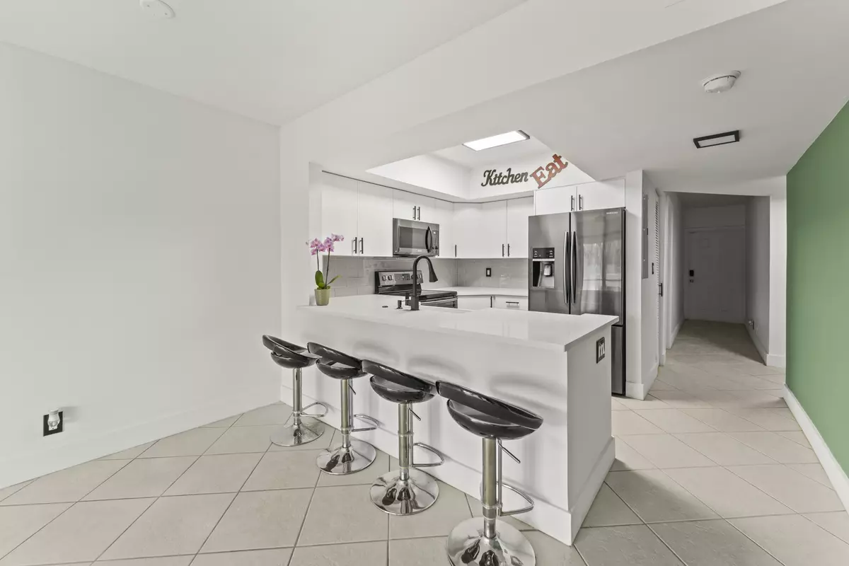 Boca Raton, FL 33428,9500 SW SW 3rd ST 130