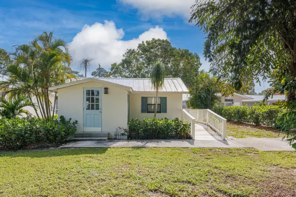 Stuart, FL 34997,5255 SE Channel DR