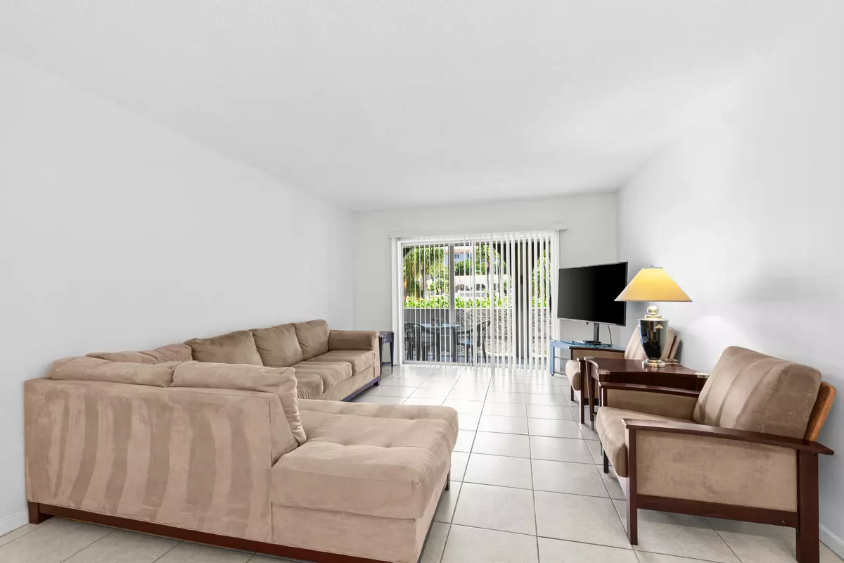 Boca Raton, FL 33431,250 NE 20th ST 1220