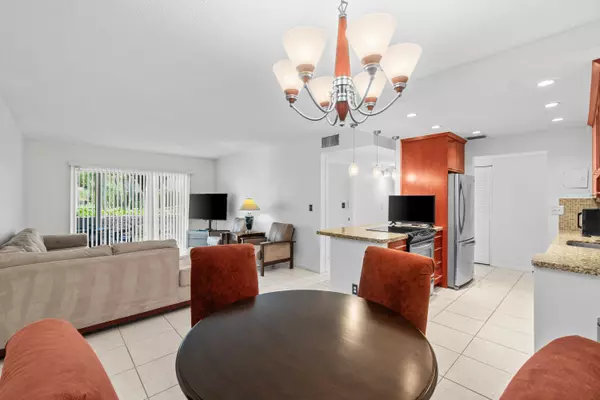 Boca Raton, FL 33431,250 NE 20th ST 1220