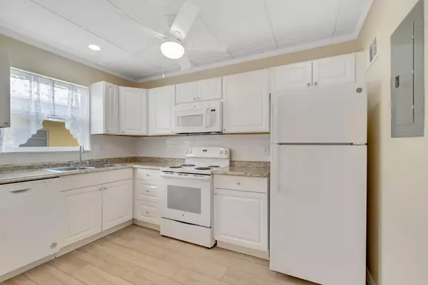 West Palm Beach, FL 33417,51 Stratford D