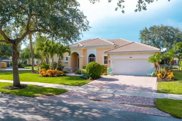 Tequesta, FL 33469,146 Magnolia WAY