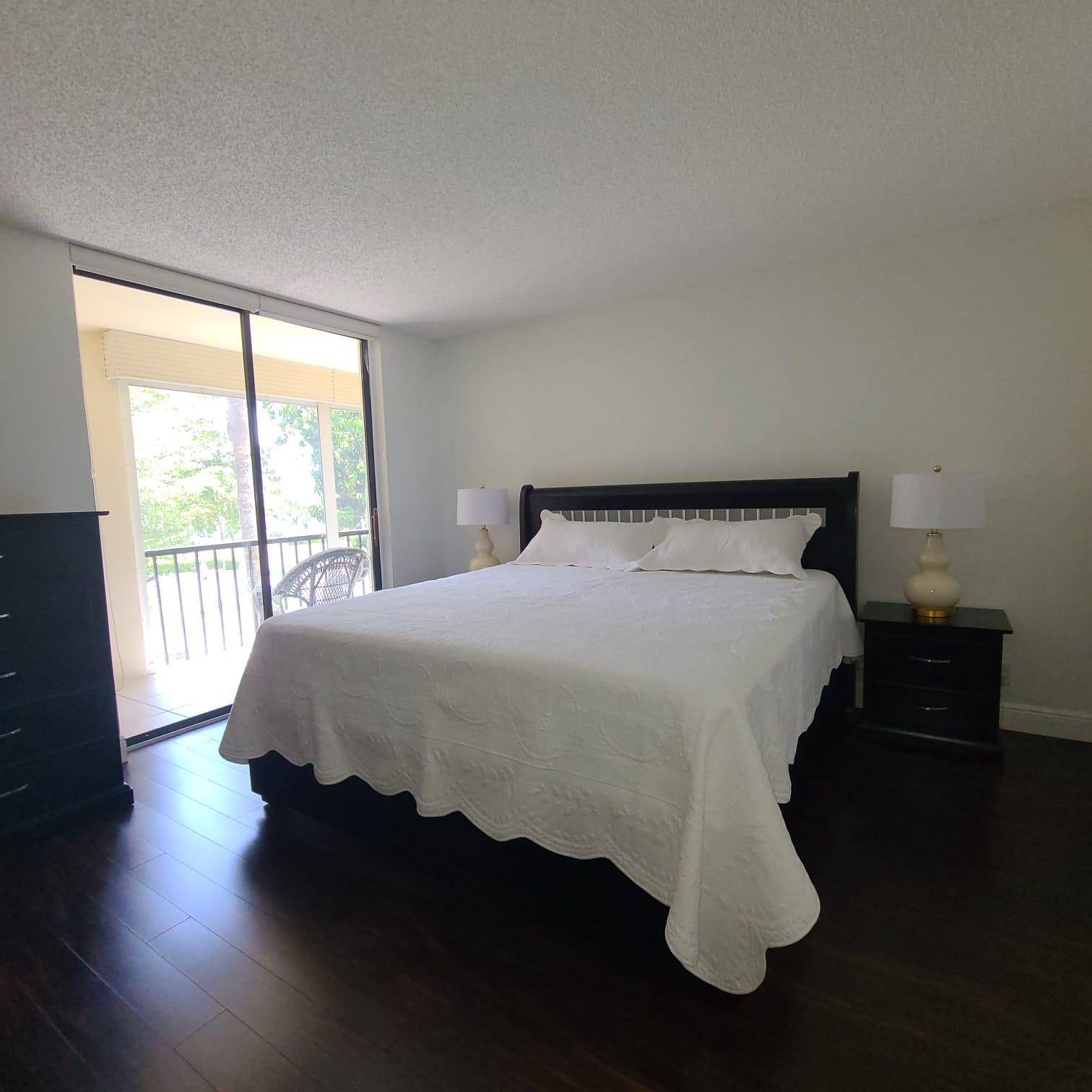 Delray Beach, FL 33484,5220 Las Verdes CIR 322