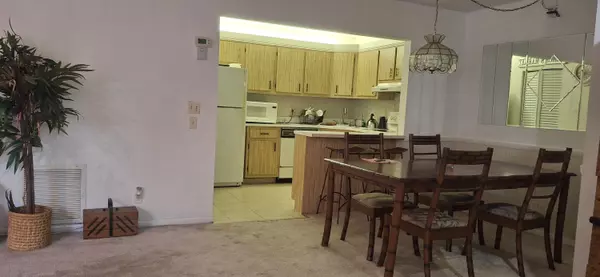 Greenacres, FL 33463,141 Lake Pine CIR A-1