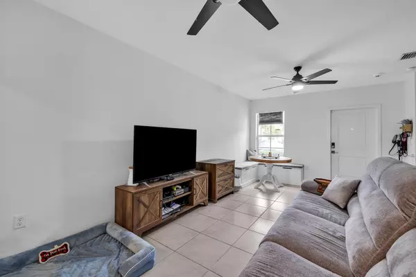 Florida City, FL 33034,460 NE 4th LN