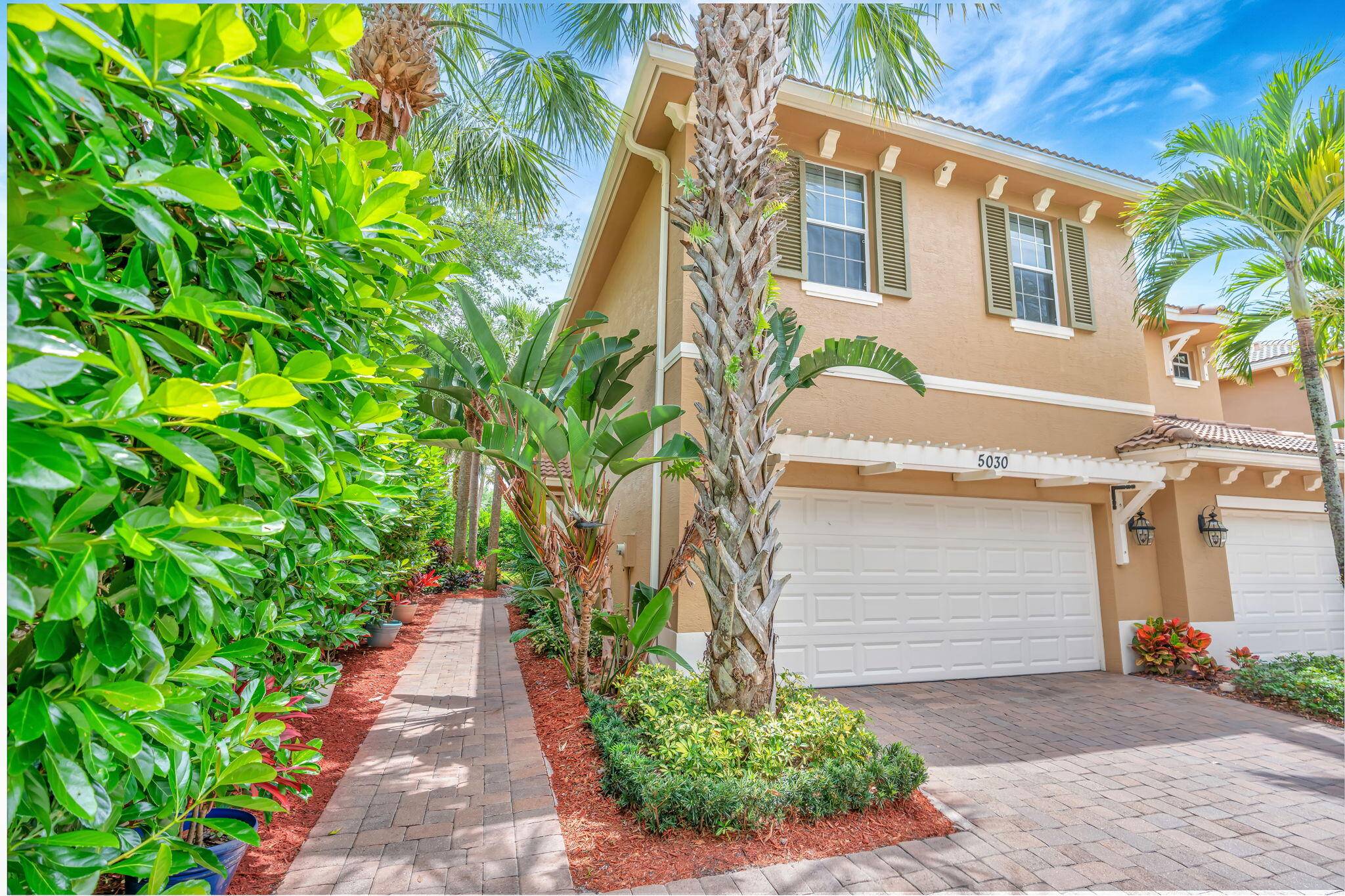 5030 Dulce CT, Palm Beach Gardens, FL 33418