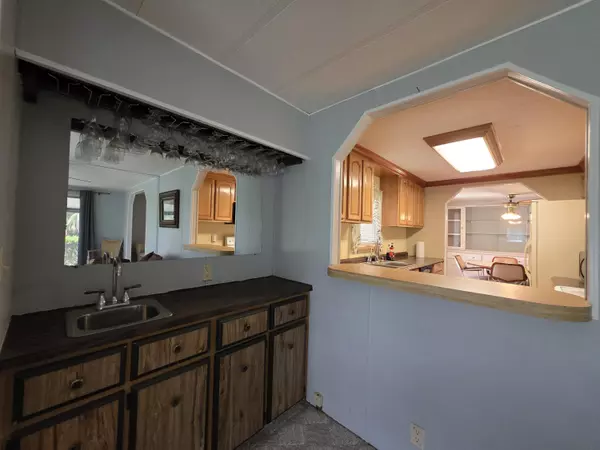 Port Saint Lucie, FL 34952,124 W Caribbean