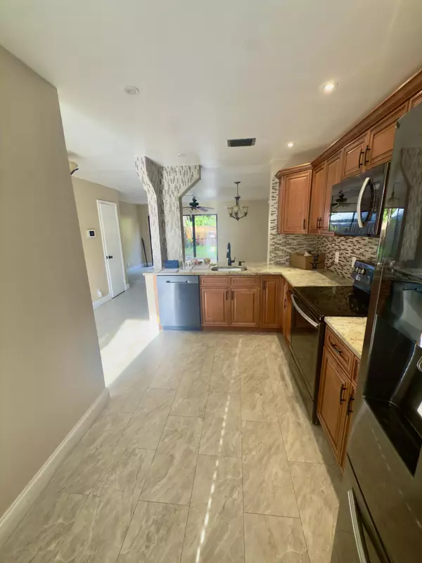 West Palm Beach, FL 33415,799 Hill Dr F