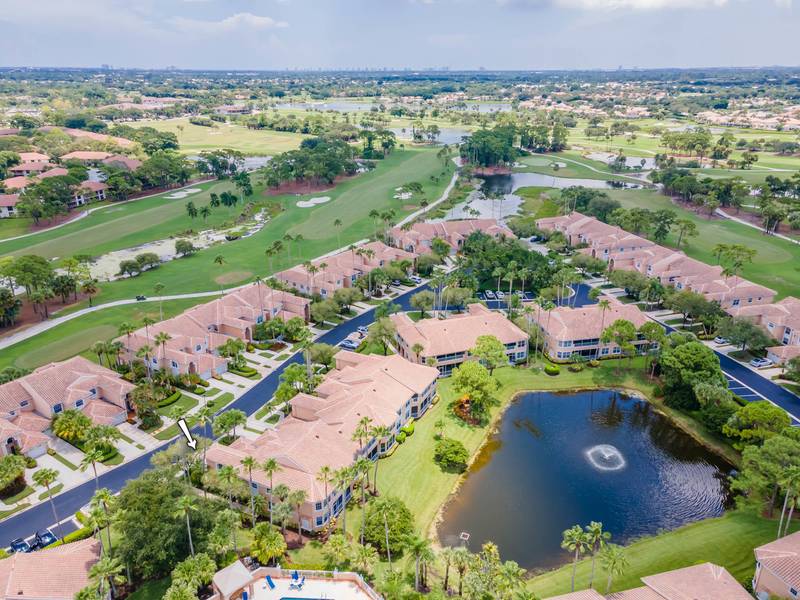 208 Legendary CIR, Palm Beach Gardens, FL 33418