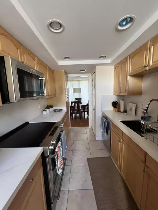 Boca Raton, FL 33434,2104 Bridgewood DR 2104