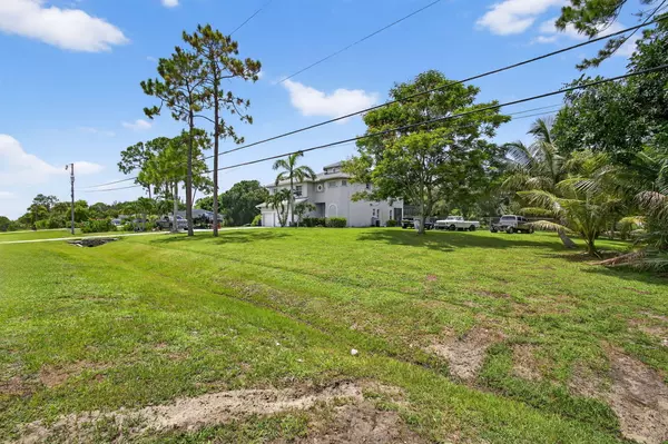 Loxahatchee, FL 33470,17373 Orange Grove BLVD