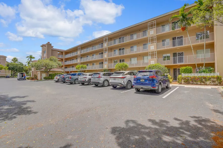 5874 Crystal Shores DR 308, Boynton Beach, FL 33437