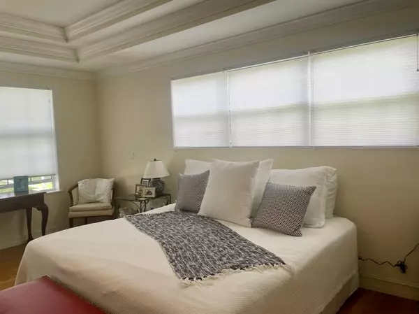 Boca Raton, FL 33432,950 Marble WAY