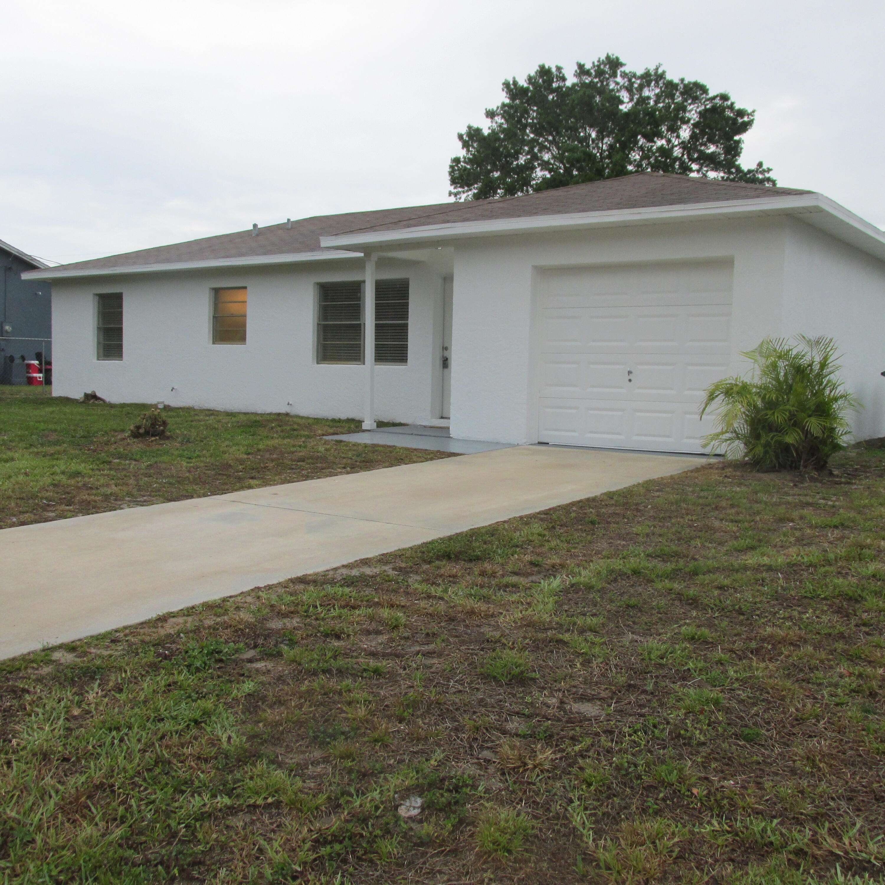 Port Saint Lucie, FL 34953,607 SW Seagull TER