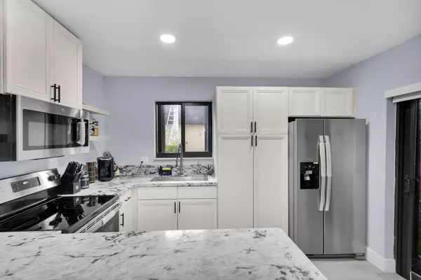Lake Worth, FL 33461,2824 Kirk RD