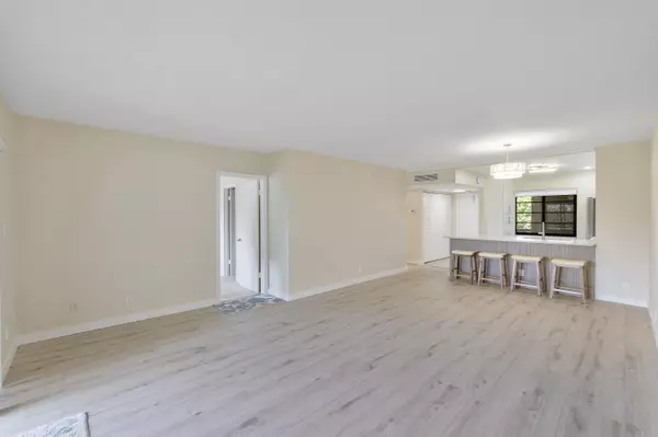 Pompano Beach, FL 33060,126 S Cypress RD 735