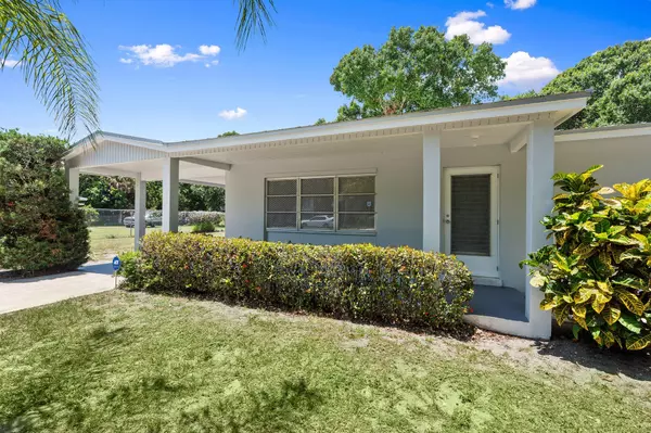 Fort Pierce, FL 34947,903 S 27th ST