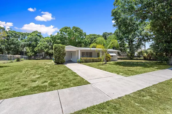 Fort Pierce, FL 34947,903 S 27th ST