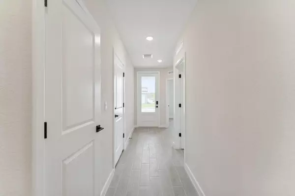 Fort Pierce, FL 34945,306 Silver Sands LN 17