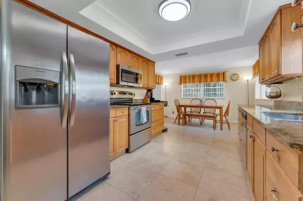 Boca Raton, FL 33433,8858 SW 8th ST