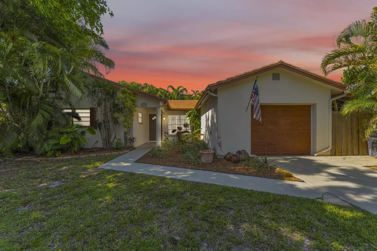 Boca Raton, FL 33433,8858 SW 8th ST