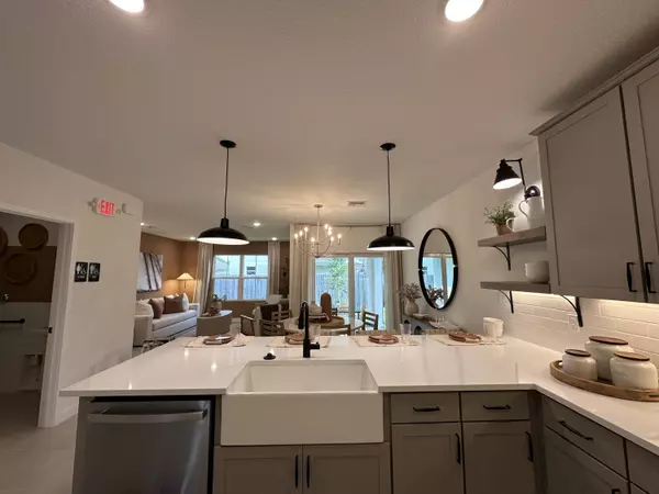 Fort Pierce, FL 34945,313 Silver Sands LN 11