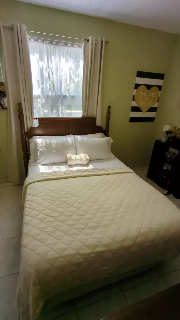 Pembroke Pines, FL 33025,1481 SW 105th AVE