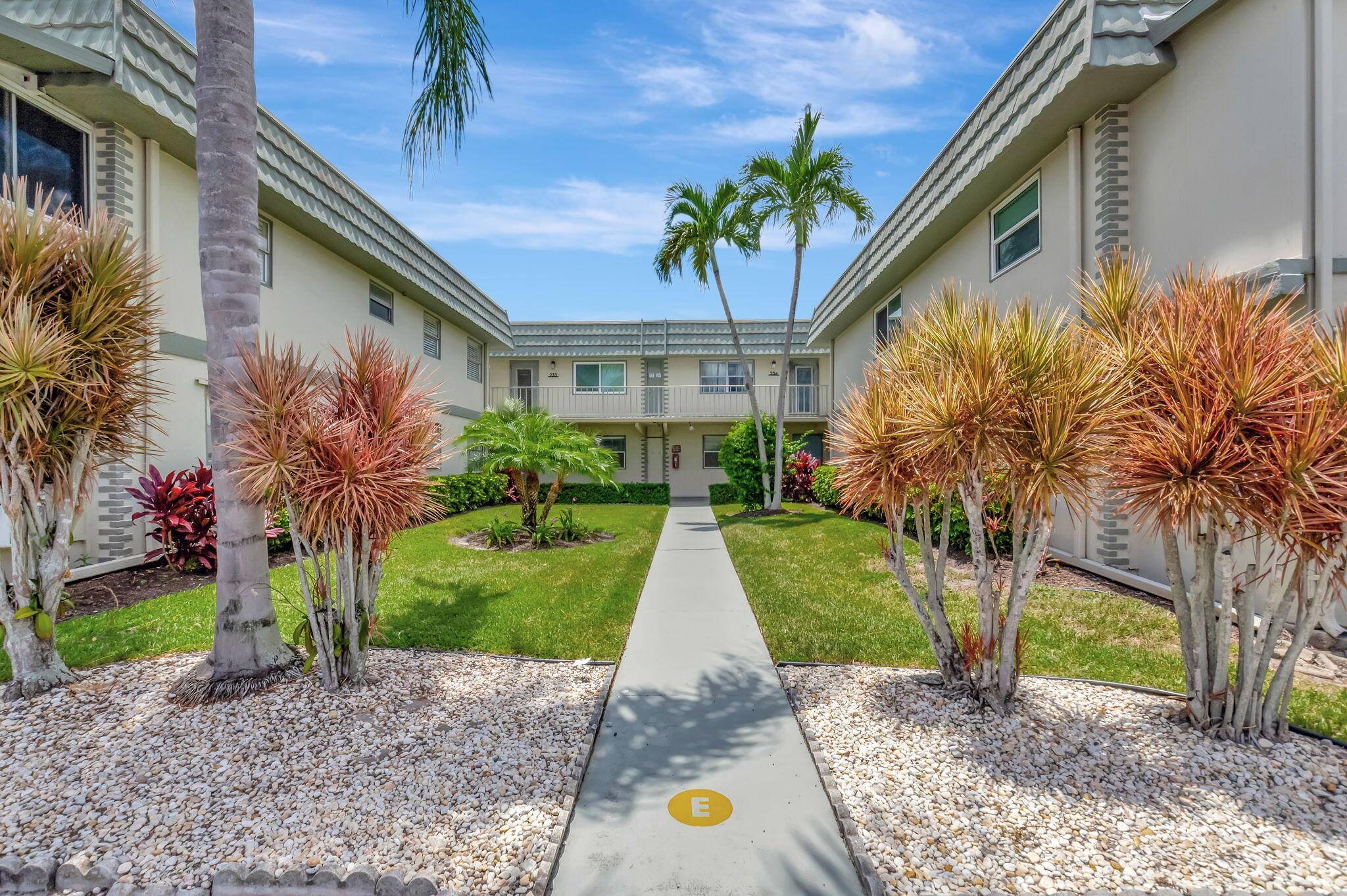 Delray Beach, FL 33446,236 E Monaco