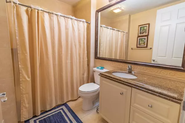 Fort Pierce, FL 34949,36 W Harbour Isle DR 105