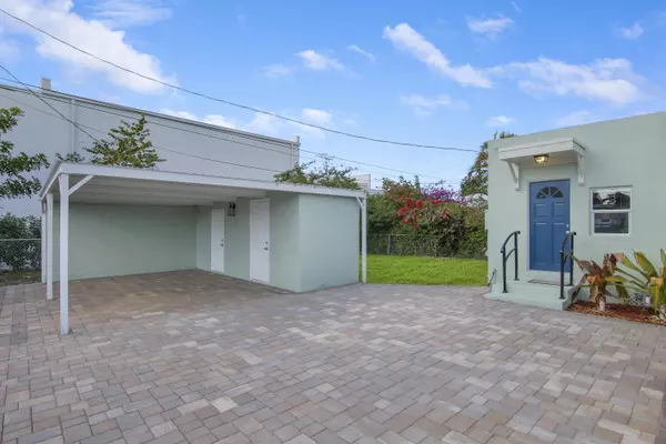 West Palm Beach, FL 33405,422 Oxford ST