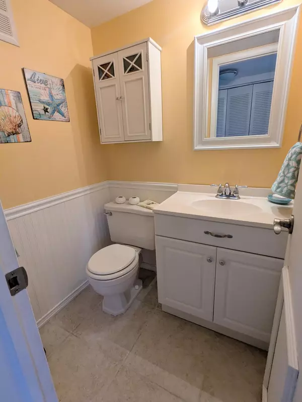 West Palm Beach, FL 33417,20 Coventry A