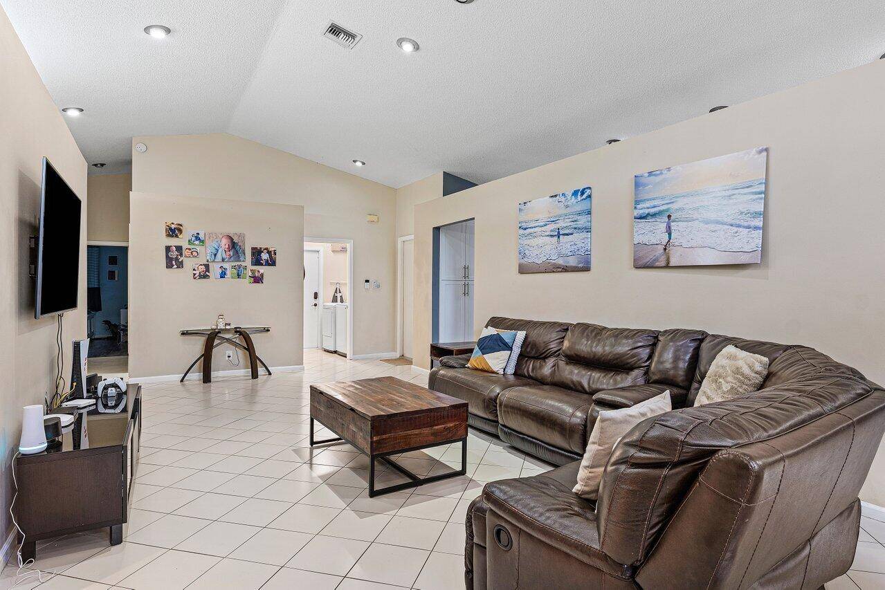 Delray Beach, FL 33484,5350 Casa Real DR