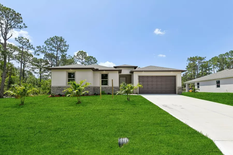 518 SW Scodella ST, Palm Bay, FL 32908