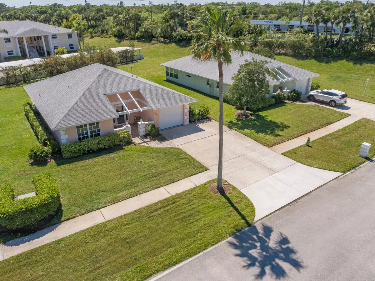 Vero Beach, FL 32962,105 Grove Isle PL 105