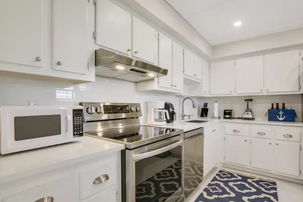 Jupiter, FL 33477,200 Ocean Trail WAY 105