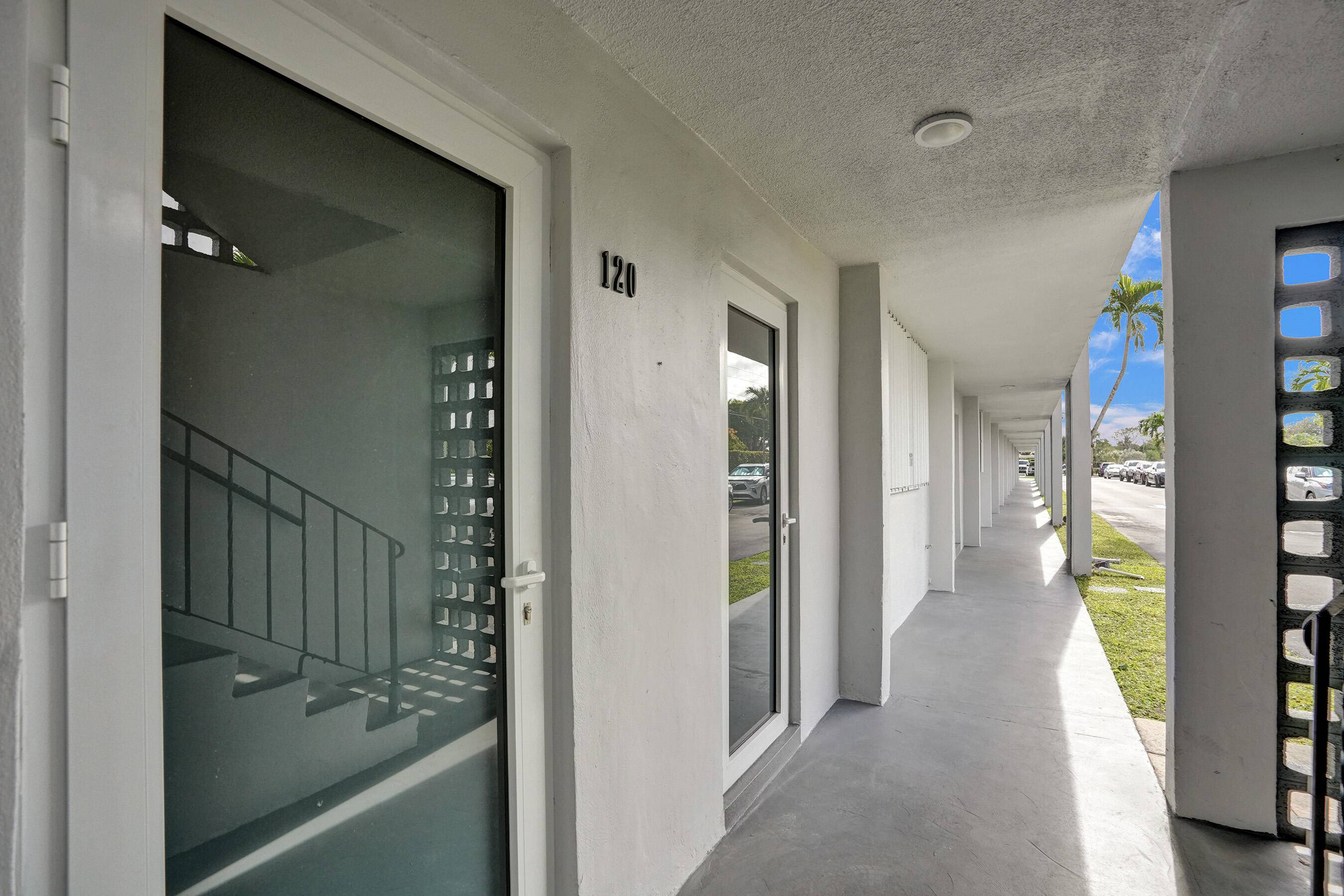 Deerfield Beach, FL 33441,1040 SE 4th AVE 120