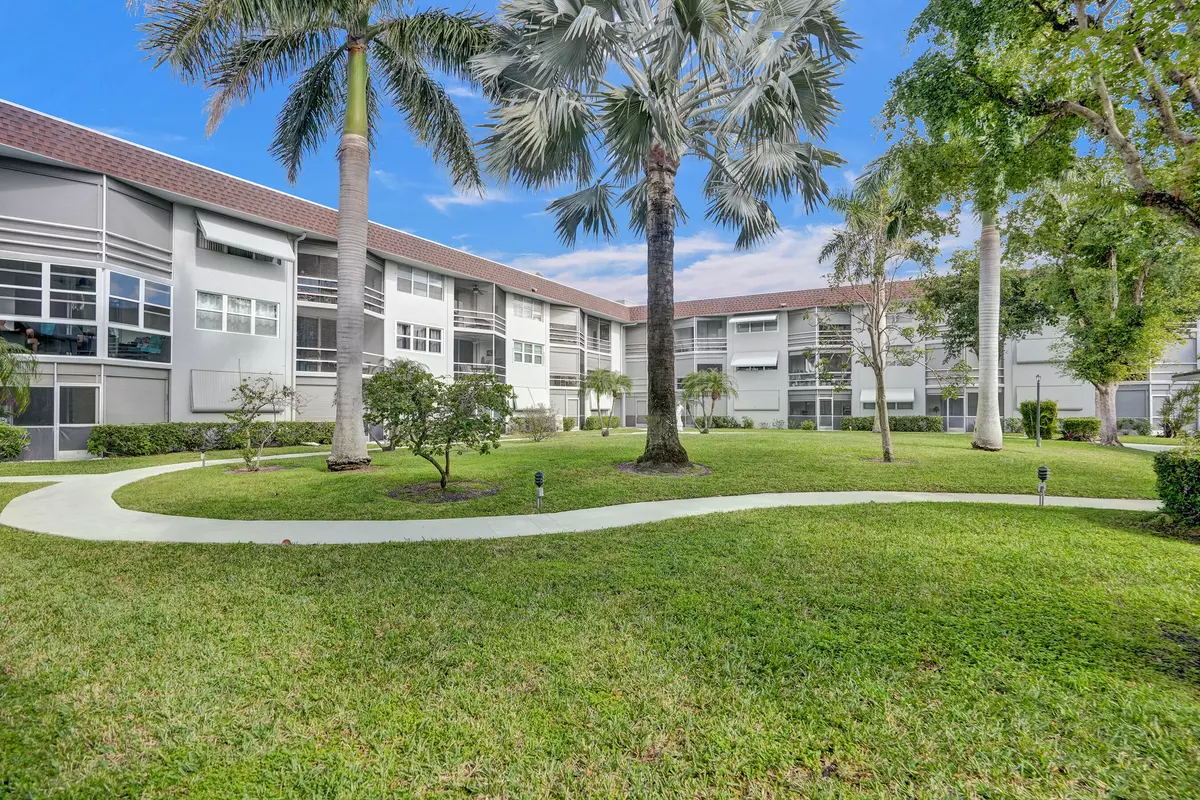Deerfield Beach, FL 33441,1040 SE 4th AVE 120