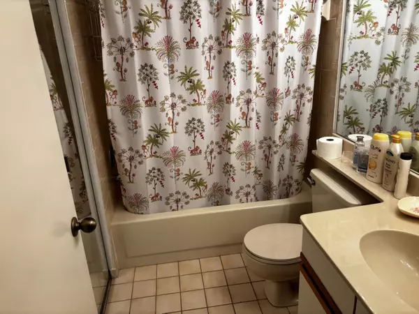 Port Saint Lucie, FL 34952,2512 Anchorage Cove B-1