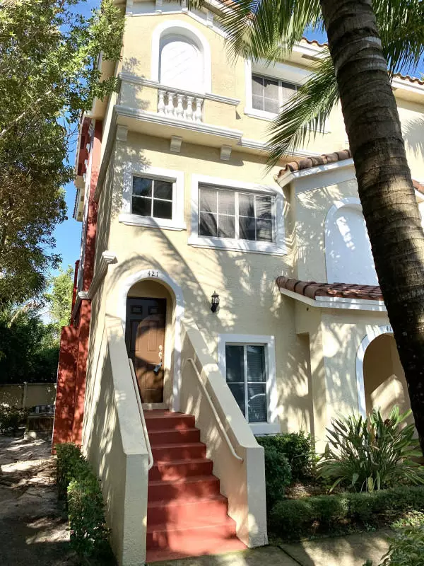 Boynton Beach, FL 33435,421 Bayfront DR