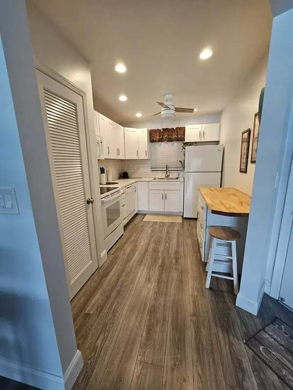 Jupiter, FL 33477,755 Saturn A205 ST A205