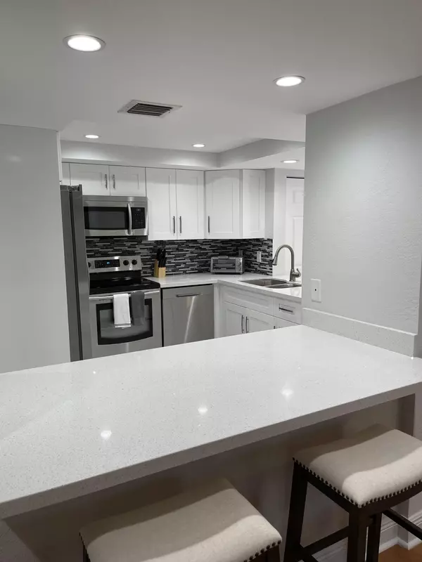 North Palm Beach, FL 33408,1660 Twelve Oaks WAY 203