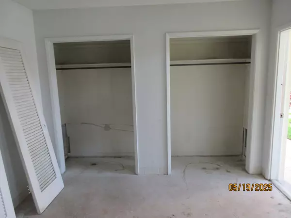 Pompano Beach, FL 33060,700 Pine DR 105