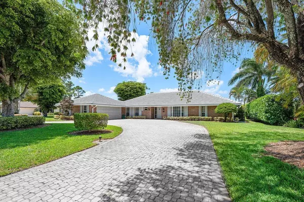 489 S Country Club DR, Atlantis, FL 33462