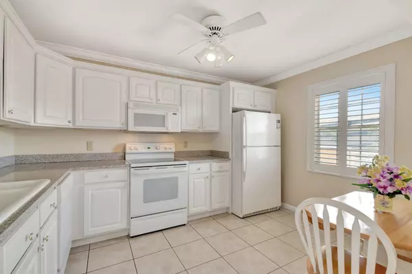 Atlantis, FL 33462,300 John F Kennedy DR Ph5