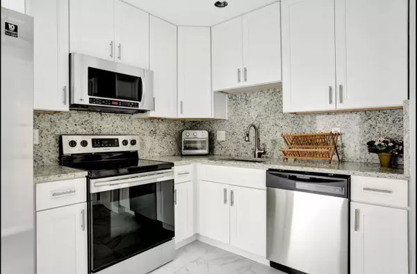 4821 NW 22nd CT 111, Lauderhill, FL 33313