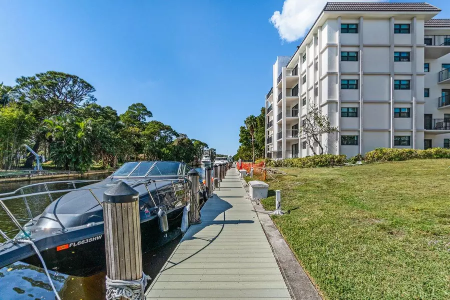1000 River Reach DR 115, Fort Lauderdale, FL 33315