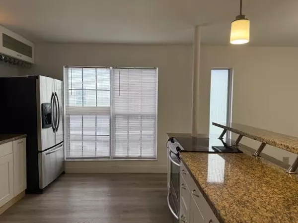 Boca Raton, FL 33433,6237 Old Court RD 203