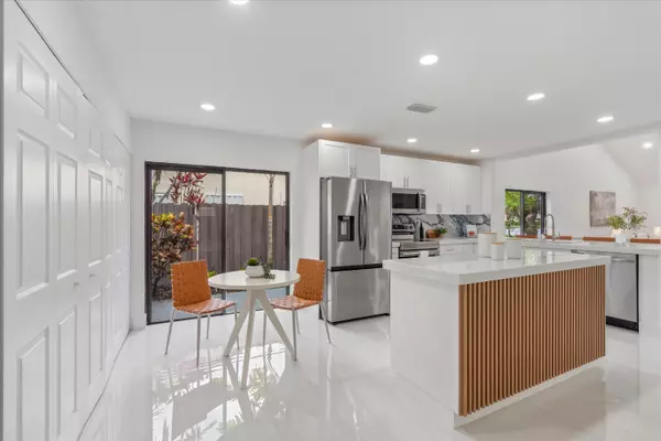 Boca Raton, FL 33433,21690 Tall Palm CIR 10a