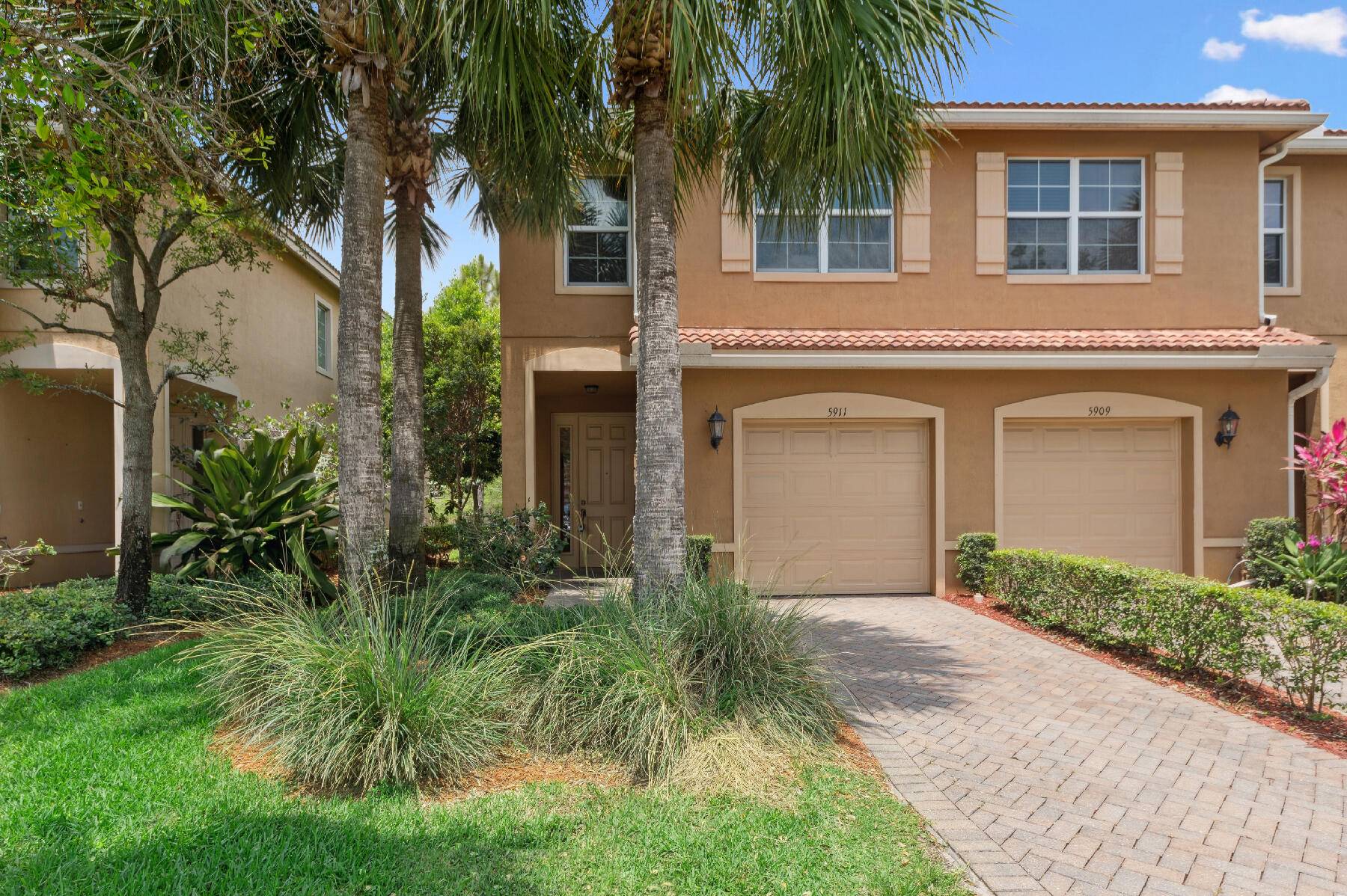 5911 Monterra Club DR, Lake Worth, FL 33463