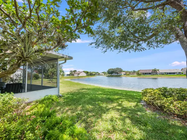 Lake Worth, FL 33467,8520 Lake Cypress RD
